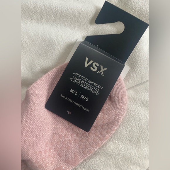 NWT Victoria's Secret VSX Pilates Sock - Picture 3 of 7